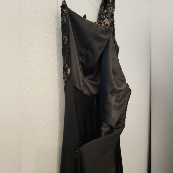 Lloyd Klein Black Silk One Shoulder Evening Gown - Picture 10 of 12